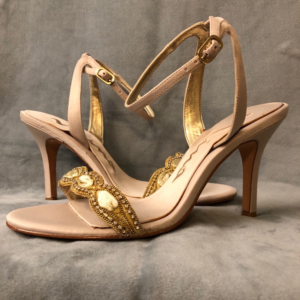 never worn Nina Satin Embellished Sandals 6.5M